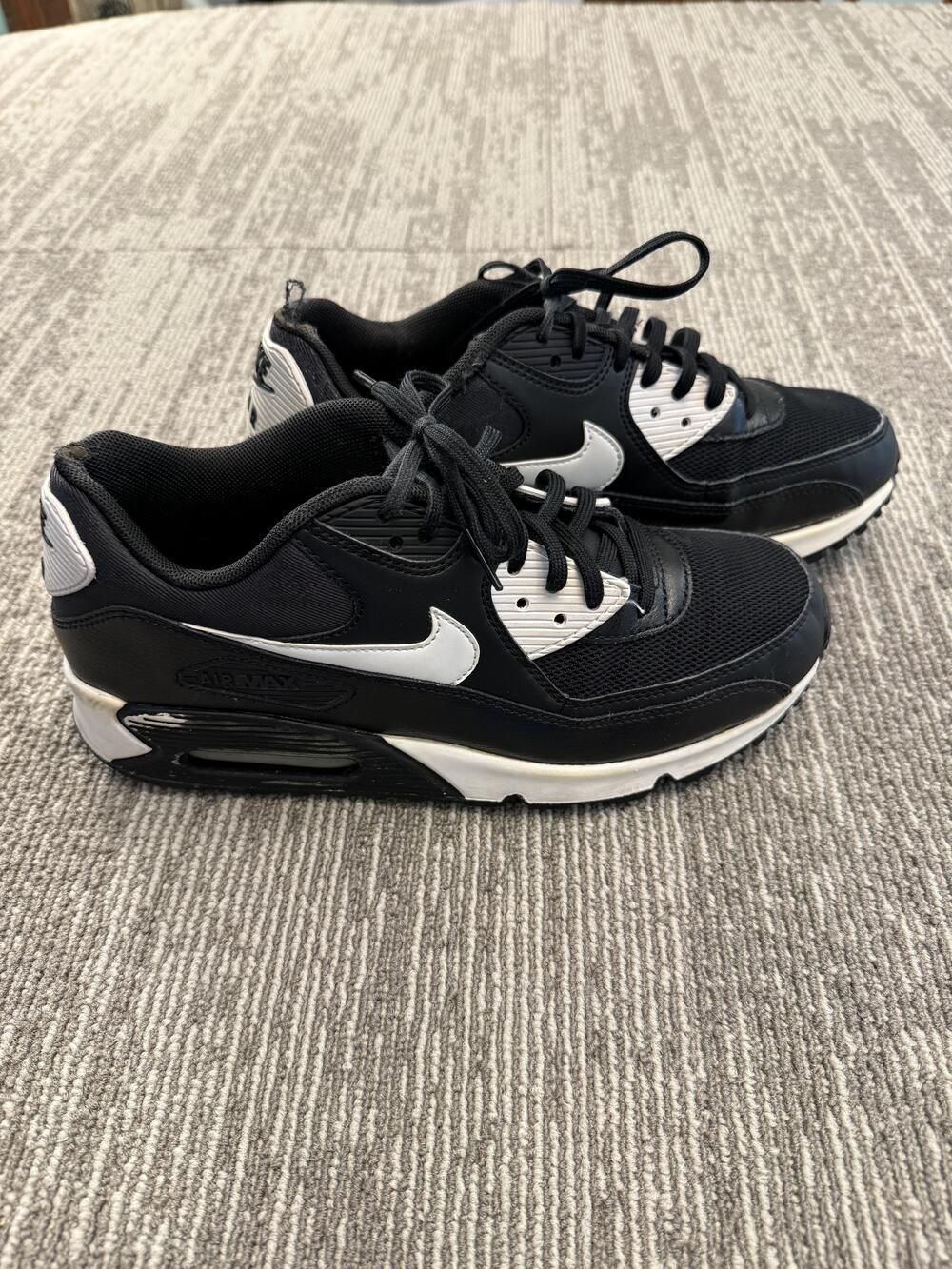 Nike Air Max 90 Shoes Womens Size 8.5 Black White Essential Running 616730-023